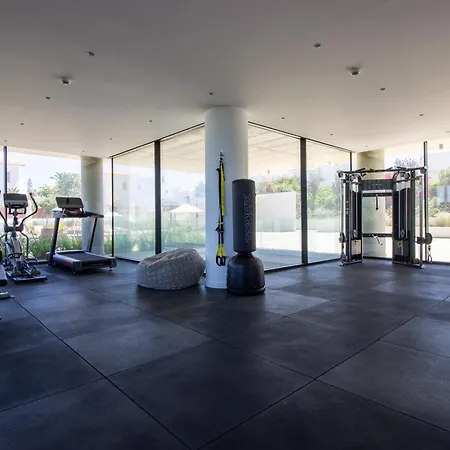 Luxury 4-bed With Sea-views דירה פרוטאראס