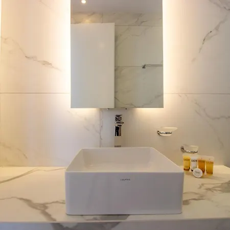 דירה Luxury 4-bed With Sea-views פרוטאראס