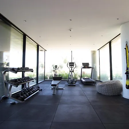 Luxury 4-bed With Sea-views דירה