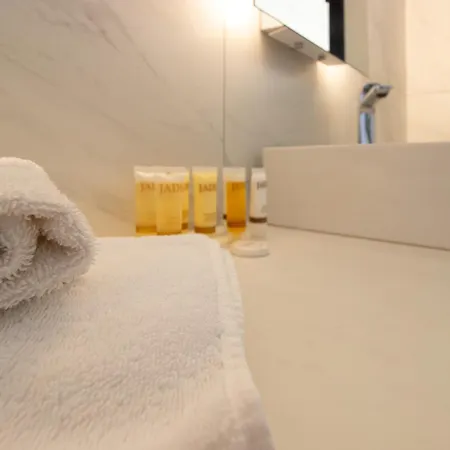 Luxury 4-bed With Sea-views דירה