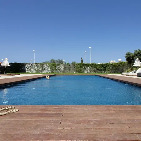 דירה Luxury 4-bed With Sea-views *