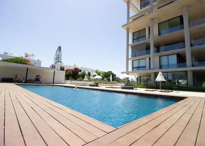 Luxury 4-bed With Sea-views Apartament *