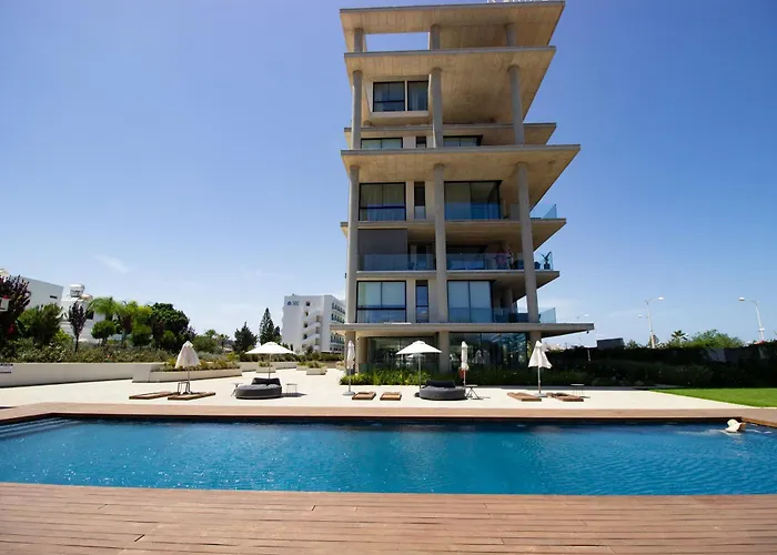 Luxury 4-bed With Sea-views Apartament *