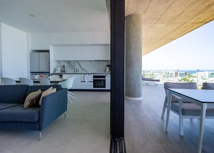 Luxury 4-bed With Sea-views Apartament Protaras