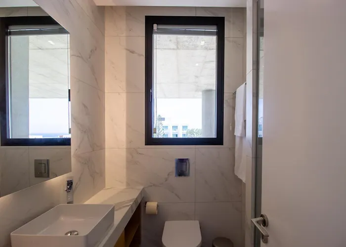 Luxury 4-bed With Sea-views Apartament Protaras