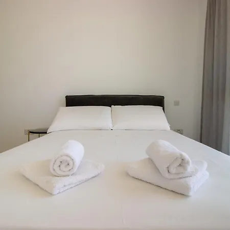 Apartment Luxury 4-bed With Sea-views *
