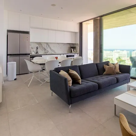 Luxury 4-bed With Sea-views * Protaras