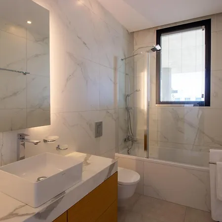 Apartment Luxury 4-bed With Sea-views