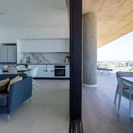 Luxury 4-bed With Sea-views Apartment Protaras