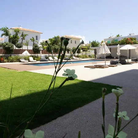 Lägenhet Luxury 4-bed With Sea-views