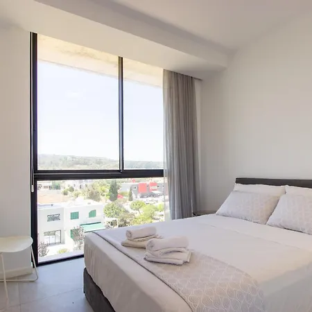 Lägenhet Luxury 4-bed With Sea-views Protaras