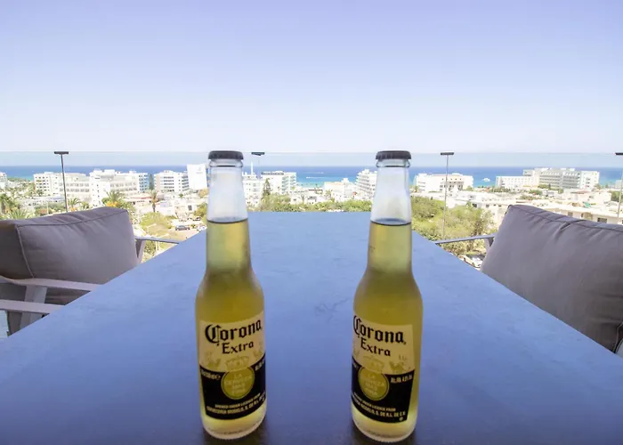 Luxury 4-bed With Sea-views *