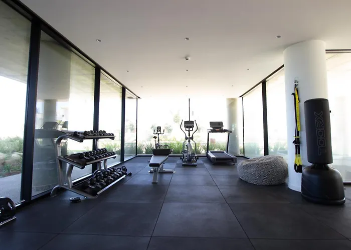 Luxury 4-bed With Sea-views Apartament